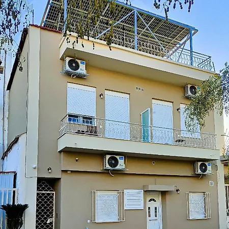 μοναδικό το κελάρι με Roof Garden *