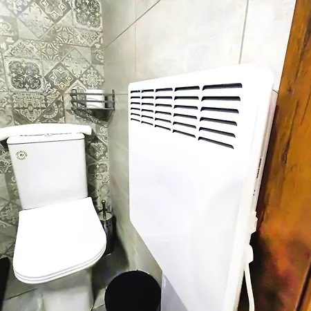 μοναδικό το κελάρι με Roof Garden * Patras